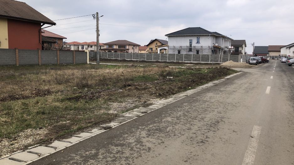 Teren 622mp -2 fronturi str comision 0 - Poză 1