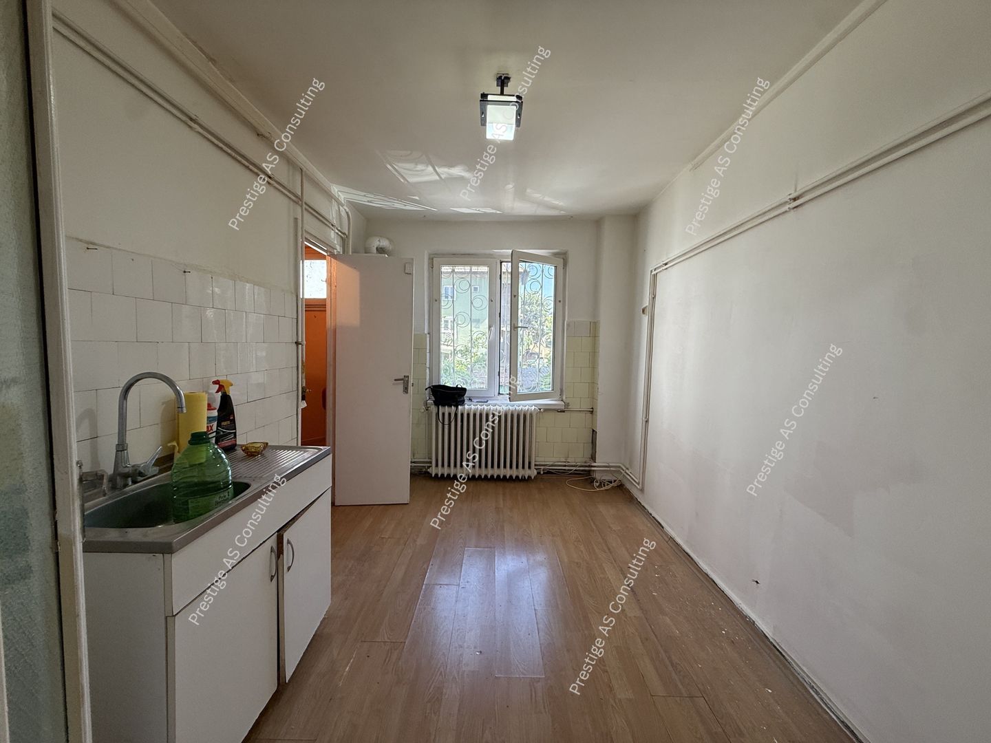 Apartament 4 camere, parter inalt zona Punctele Cardinale - Central - Poză 4