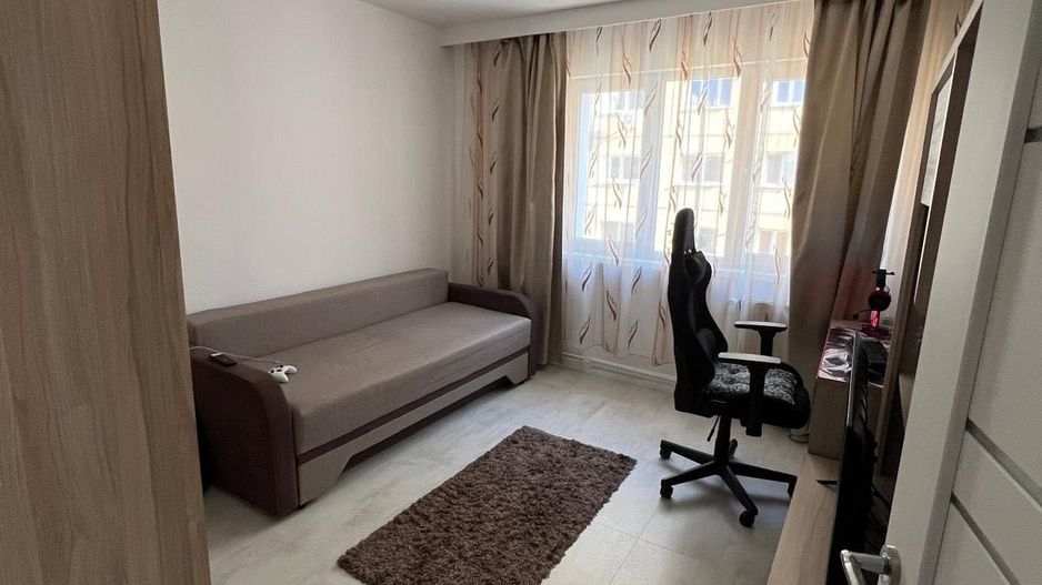 🏡Apartament 3 camere, decomandat, 70 mpu, Zona Iezer-Vasile Aaron - Poză 3