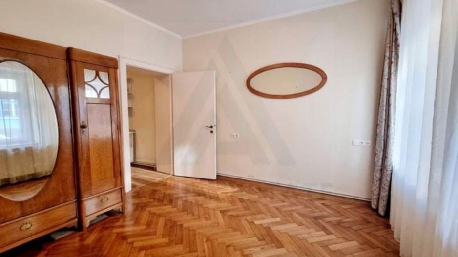 Apartament 2 camere 61 mp utili parter 2 bai 2 pivnite Centrul Istoric - Poză 2