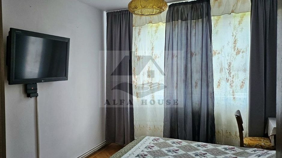 Apartament cu trei camere, zona Centrul Civic,  71 mp - Poză 9