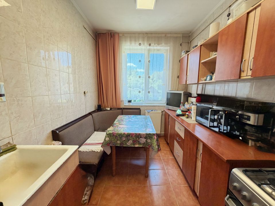 Apartament 2 camere semidecomandat/nemobilat - zona Fratii Golesti - Poză 10