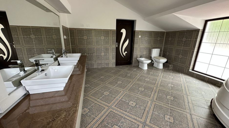 Vilă tip duplex, modernizată 2023,  teren 913 mp, zona Cartier; - Poză 9