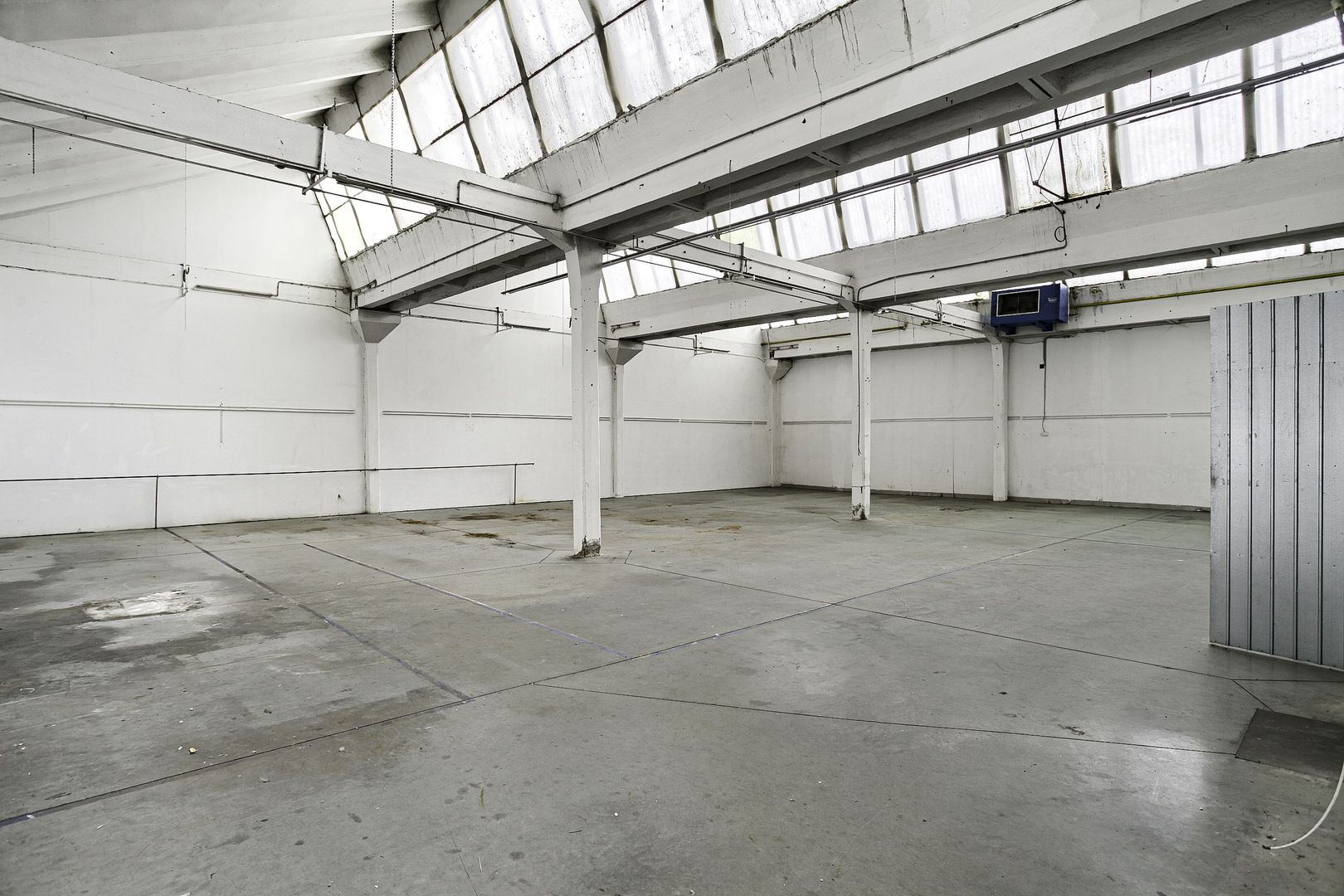 De Inchiriat Hala Industriala în Arad - Zonă Centrala cu Acces TIR - Poză 3