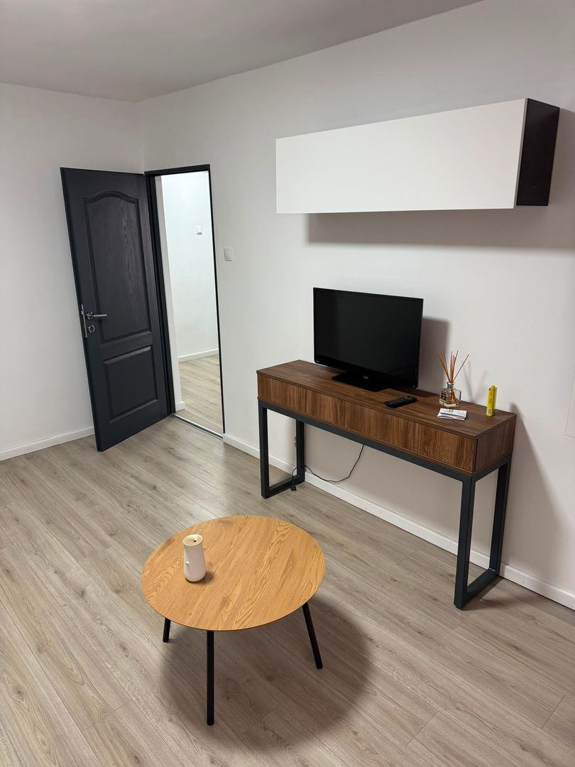 Apartament cu 2 camere, renovat, mobilat și utilat, VASLUI - zona AUROCOR-GARA; - Poză 6