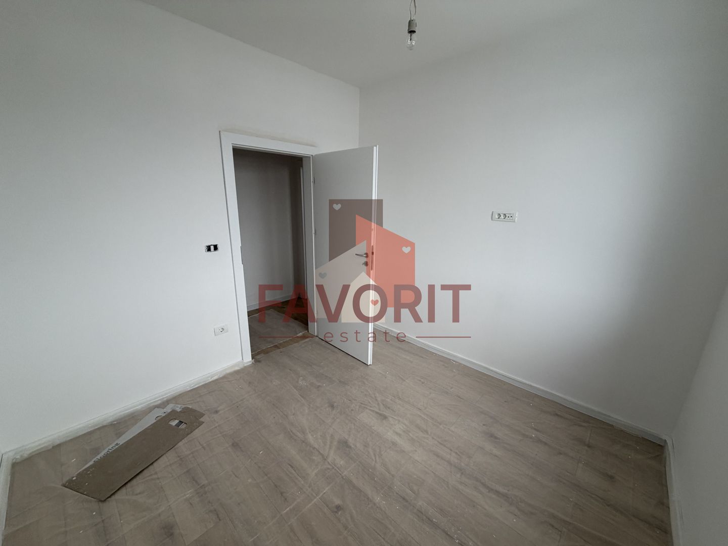 NOU. Gradina proprie de 103 mp si 2 locuri de parcare inscrise in CF. - Poză 13