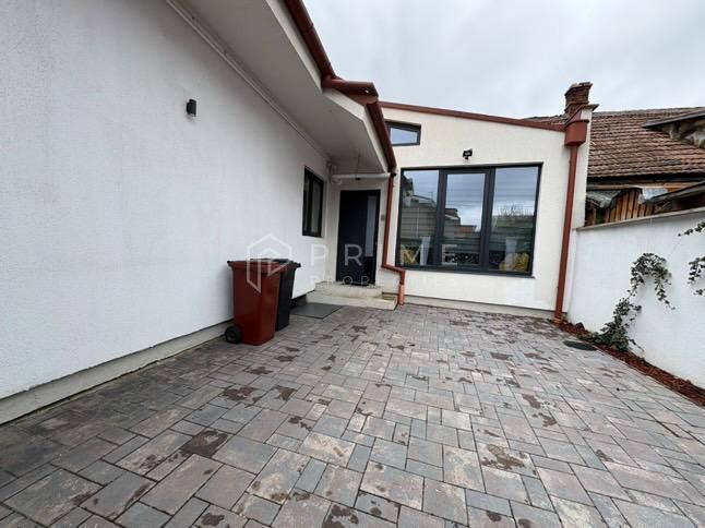 Casă cu design modern, renovată, 3 camere – zonă centrală premium - Poză 9