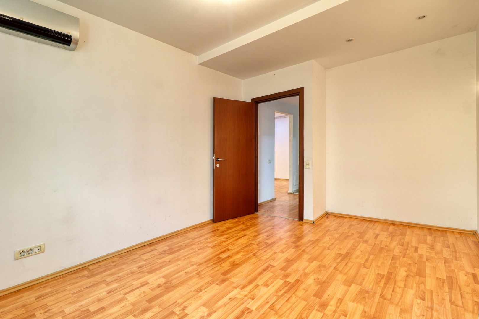 West Park—2 camere- loc de parcare inclus- comision 0% - Poză 5