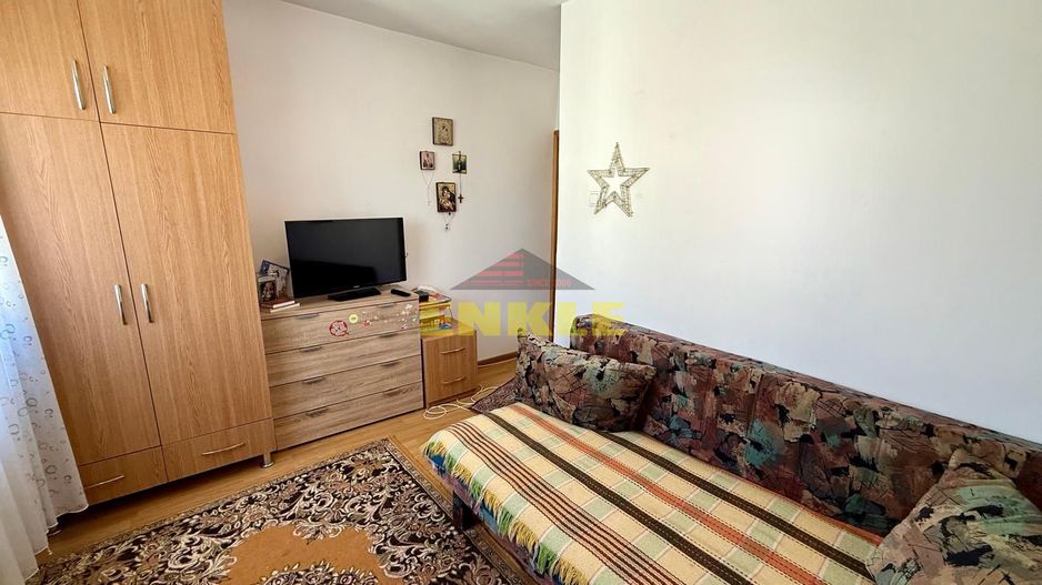 Apartament spațios de vânzare – Zona Școala 16 - Poză 6