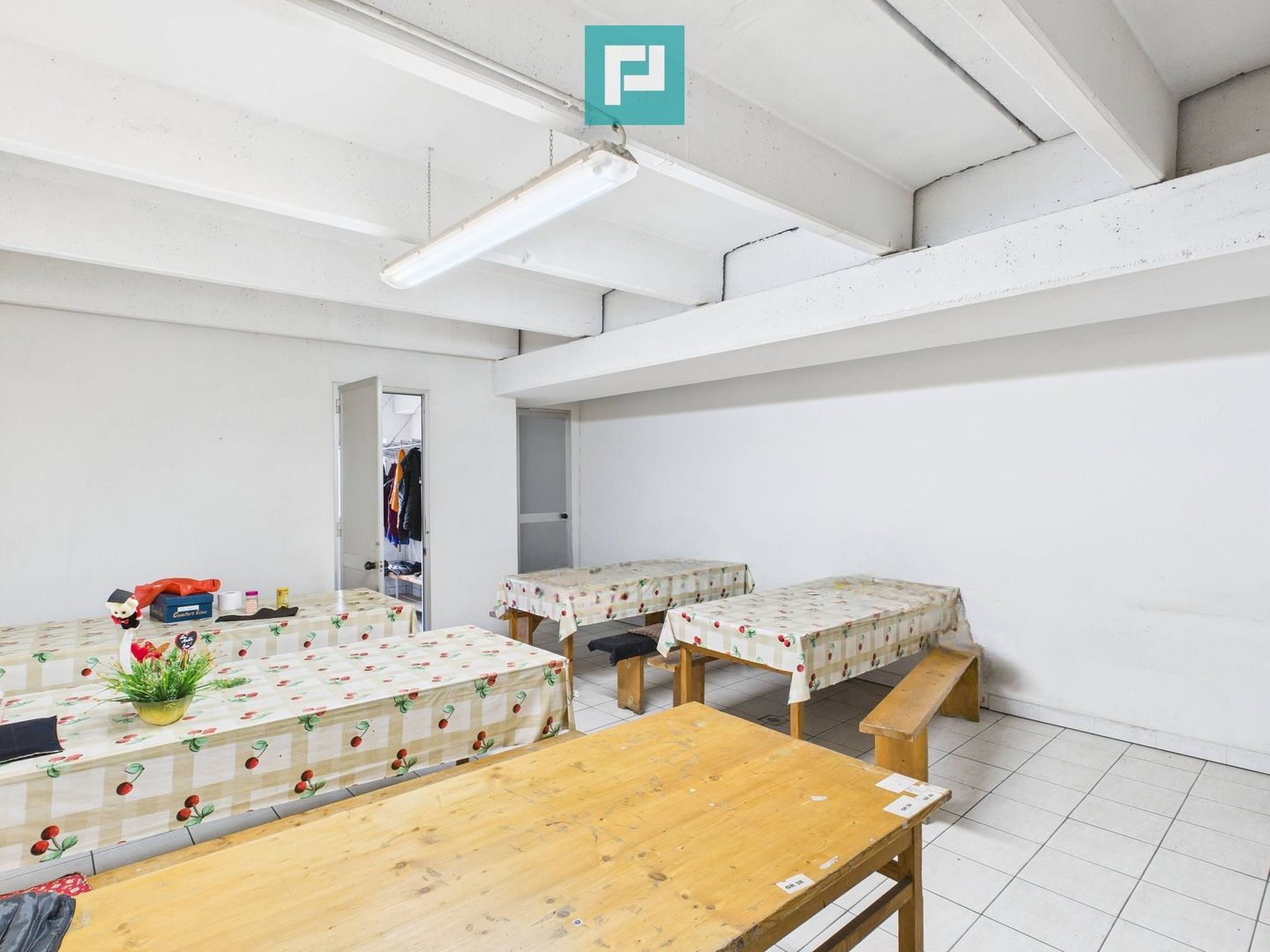 Hală de producție, cu birouri și teren, în Sebiș - Poză 26