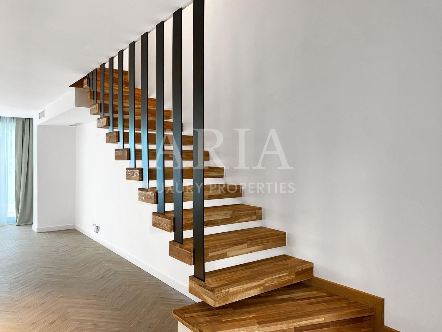 VILLA PIPERA JOLIE VILLE - Poză 4