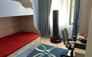 De vanzare apartament cu 3 camere, zona Mall. - Poză 6