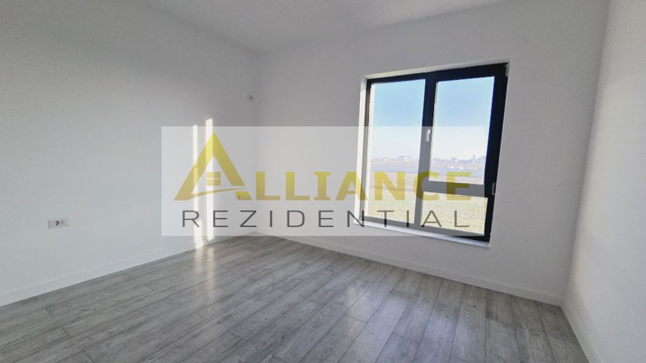 Vila individuala-5 camere-200m de autobuz-pod cu placa de beton - Poză 4