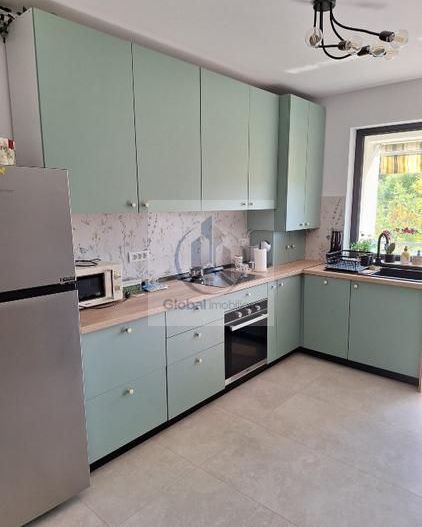 Apartament in zona linistita, aproape de toate facilitatile urbane - Poză 2