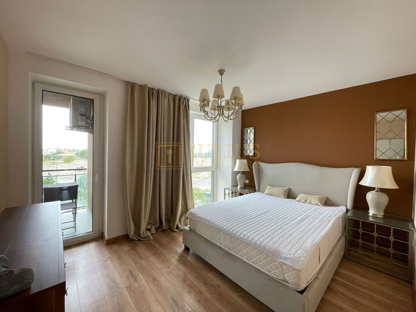 Apartament luminos,  parcare privata - Poză 3
