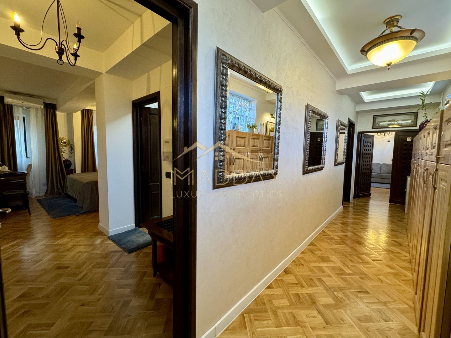 Apartament cu 4 camere / Posibilitate investitie / Arcul de Triumf - Poză 2