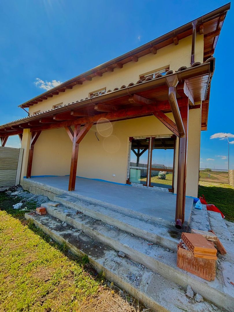 Duplex  cu 4 camere si teren generos , Sacalaz - Poză 3