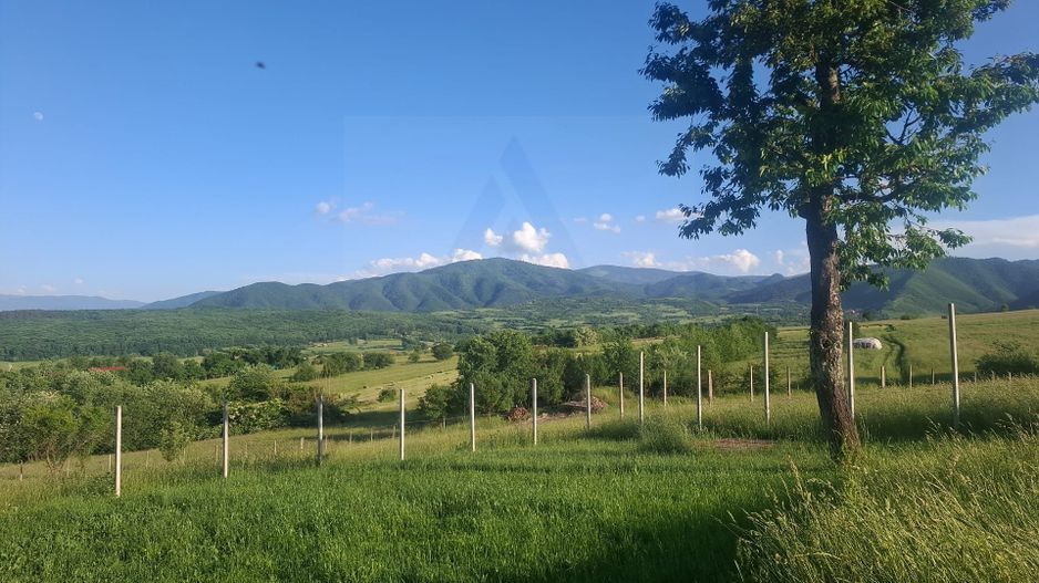 Teren intravilan 809 mp cu deschidere 14 m în Tropinii Noi - Poză 1