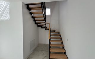 1\2 Duplex Utvin P+E,4Camere,2 Bai,Toate Utilitatile - Poză 6
