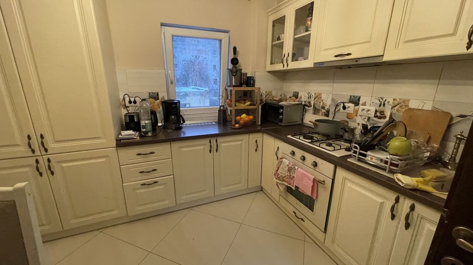 Apartament 4 camere,etaj 1,zona Bucovina - Poză 1