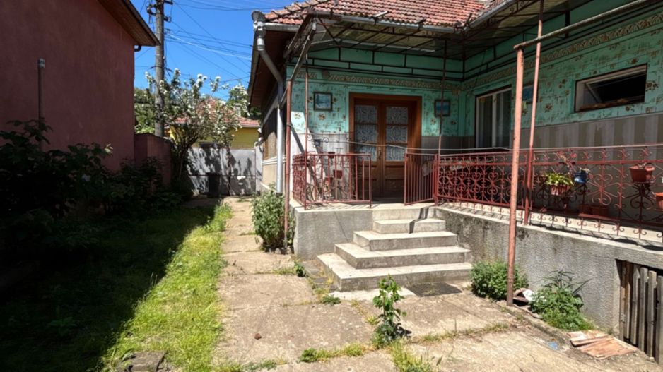 Casa de Vanzare in zona Suseni, in Cugir - Poză 1