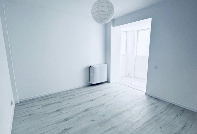 Vanzarea apartament 3 camere Titan-P-ta Minis, posibilitate spatiu comercial - Poză 3