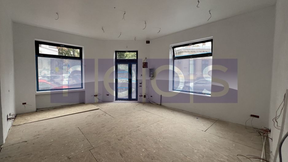 IMOBIL MIXT | ROSETTI | 500 MP | RENOVAT | 2 CORPURI + SUBSOL + CURTI INTERIOARE - Poză 2