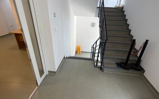 100mp utili; 5 încăperi, pentru activități medicale. - Poză 2