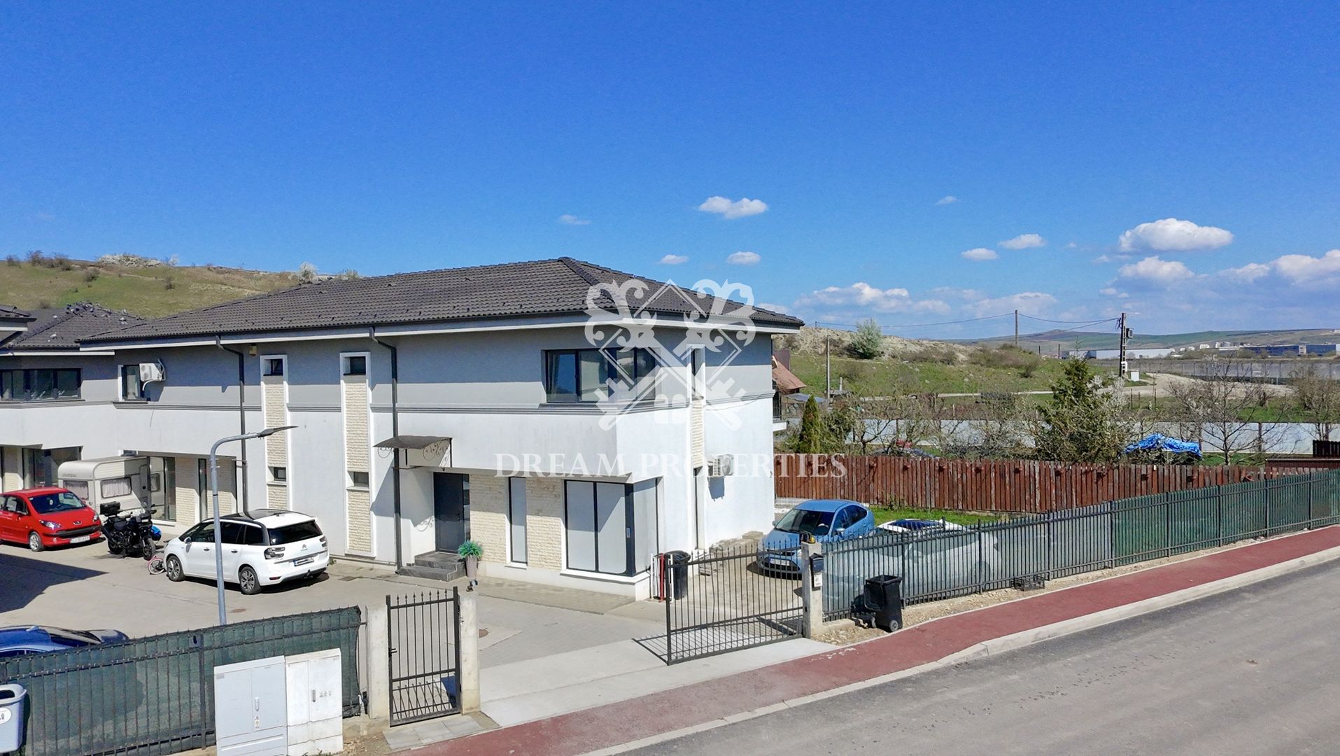 Casa tip duplex, 4 camere, 3 bai, teren 273 mp, Apahida-Sub Coasta - Poză 1