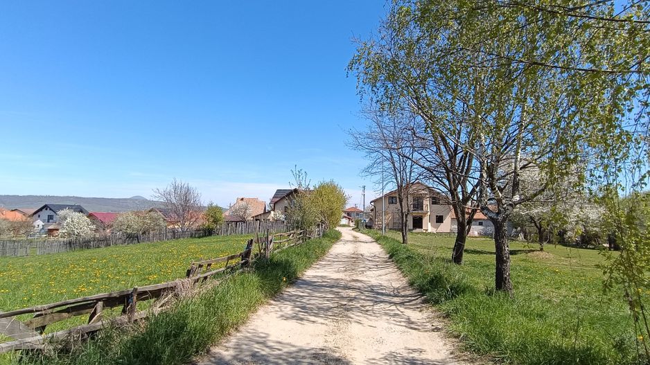 teren pretabil pensiune -casa,Zarnesti,4km de castelul Bran - Poză 1