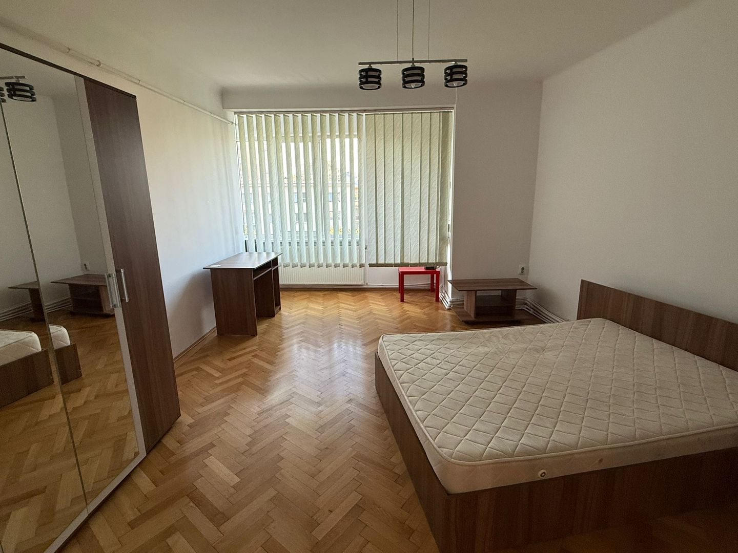 VANZARE Garsoniera in zona Unirii - Poză 1