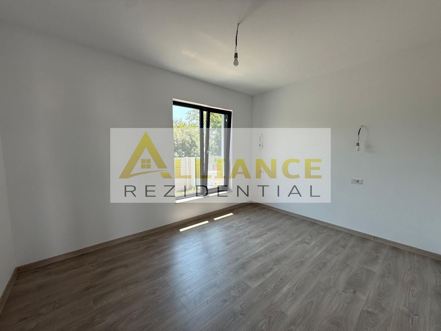 Casa individuala ||3 camere 1 baie || 250 mp teren || - Poză 7