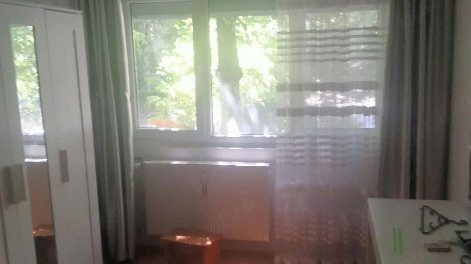 Apartament3 camere, Bld. Obregia, Zona Piata Straduintei. - Poză 1