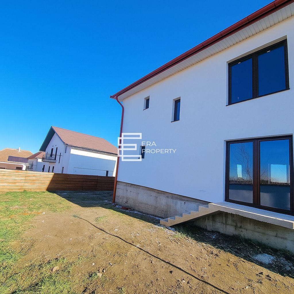 Duplex 4 Camere teren 300 mp  -Locație Centrală, Sura Mică - Poză 2