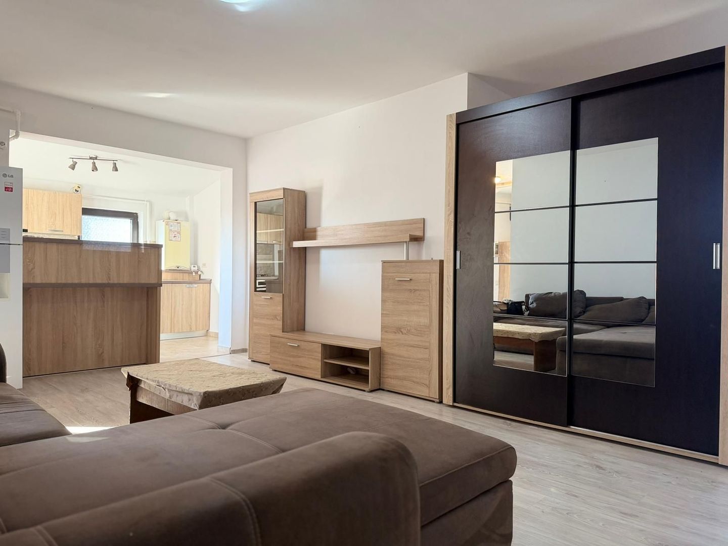 APARTAMENT 2 CAMERE SOS. ALEXANDRIEI - Poză 1