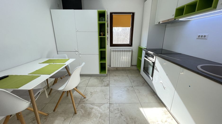 Apartament cu patru camere si garaj in zona Aradului - Poză 5