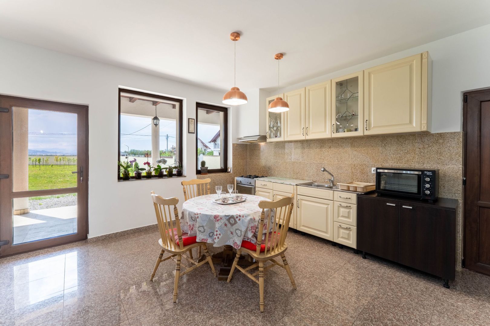 Oportunitate Rară | Proprietate Exclusivă în Izvor - Poză 8