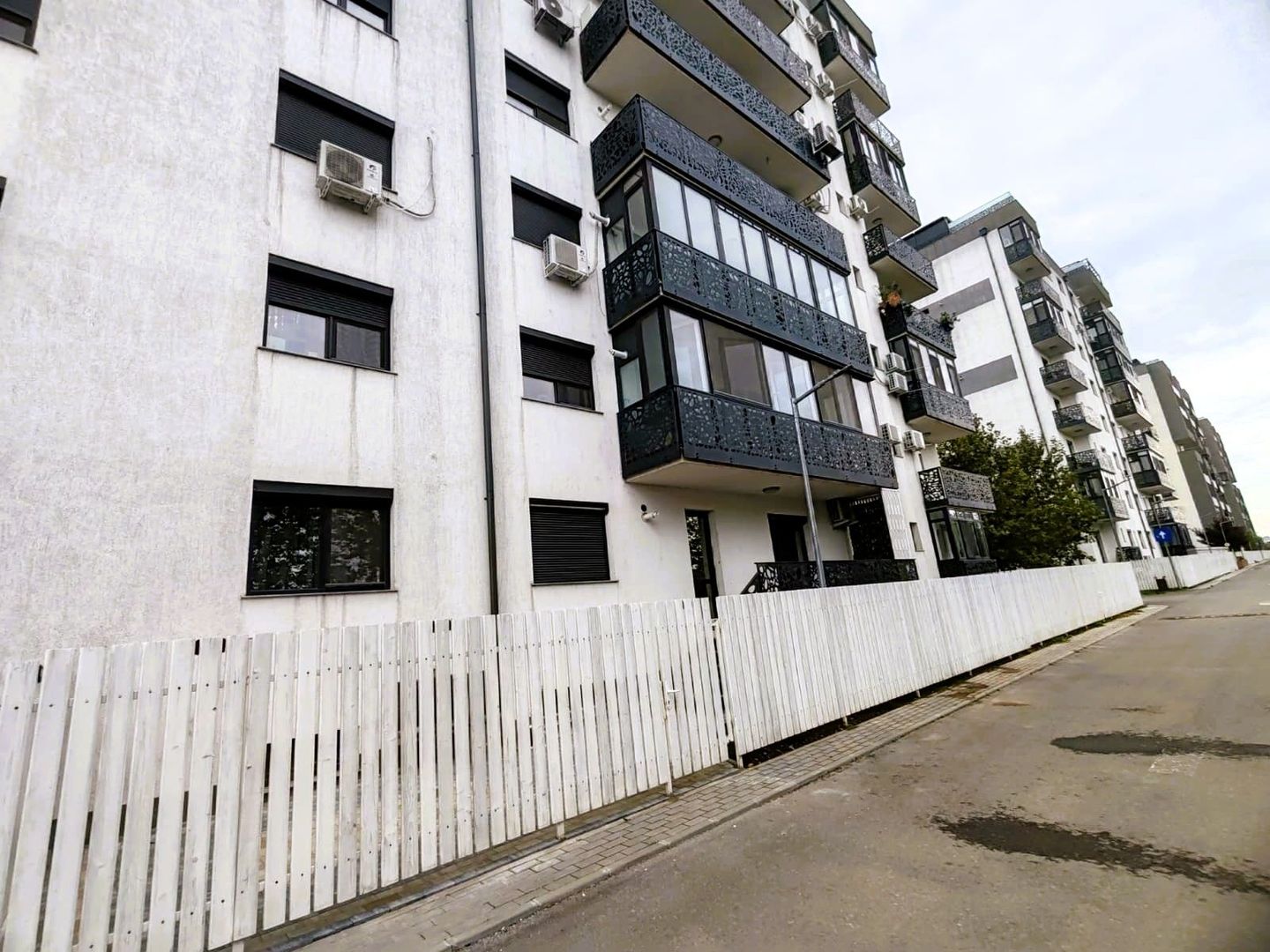 3 camere | 90 mp + curte 45 mp | Mobilat si Utilat Premium | Top - Poză 74