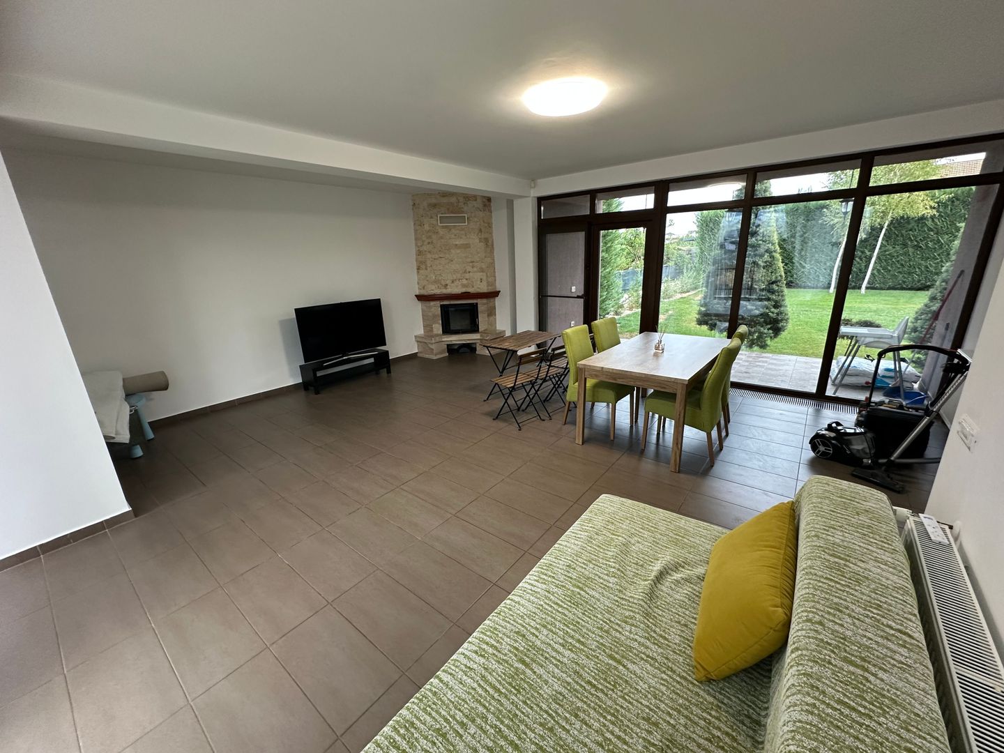 Casă / Vilă cu 4 camere de închiriat în zona Aradului - Poză 10