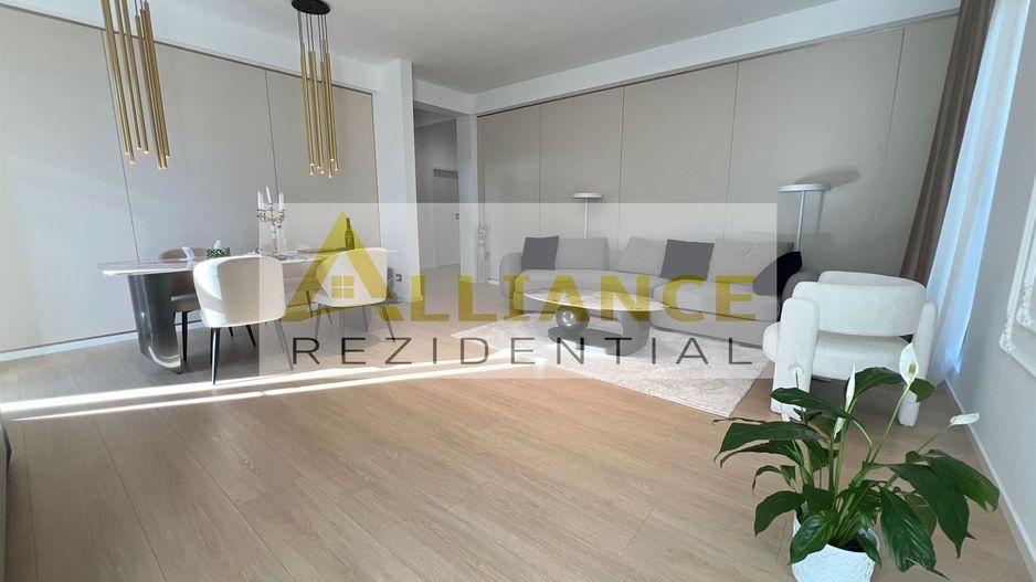 Casa individuala - 4 camere - 2 bai - la 10 min de RATB - Poză 3