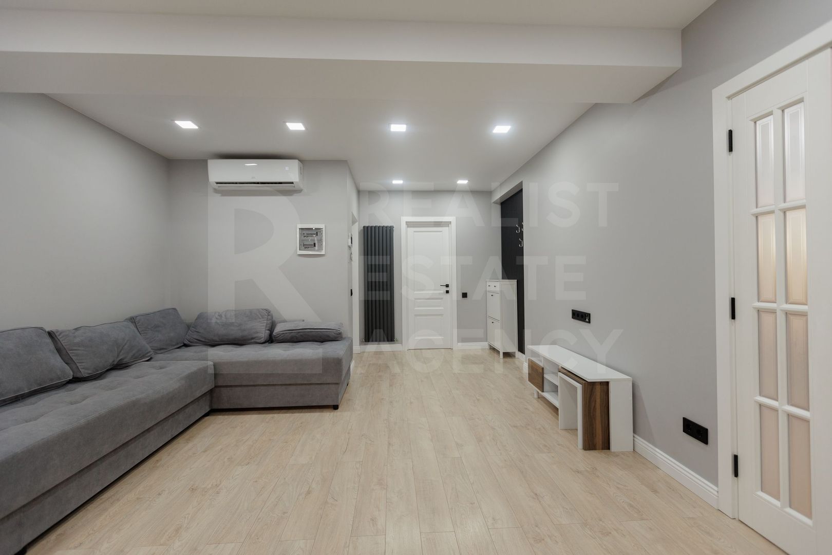 Vânzare, apartament, 2 camere+living, str. Alexandru Cel Bun, Ialoveni - Poză 4