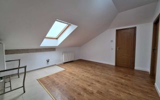 Apartament cu 4 camere tip mansardă,  Floresti. - Poză 2