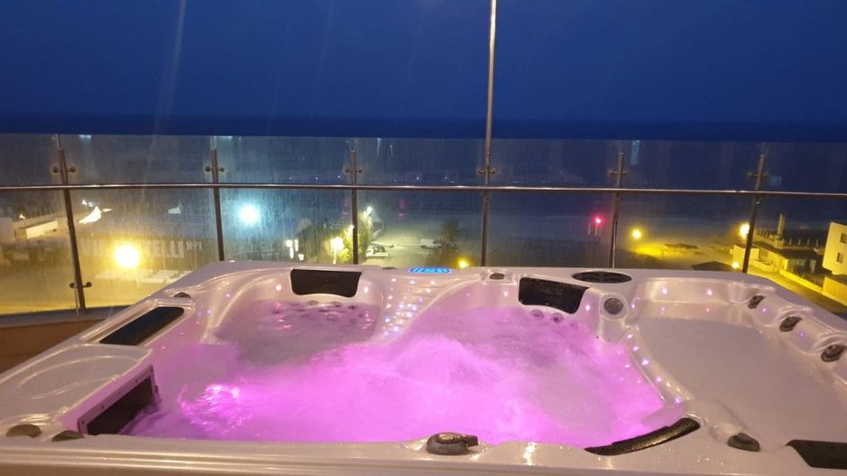 Statiunea Mamaia -UNICAT- Penthouse 220 mp cu vedere frontala la mare si jacuzzi - Poză 31