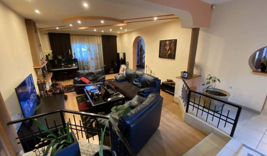 🏡 Casa individuala. Mobilata si utilata. Piscina exterioara.✨ - Poză 5