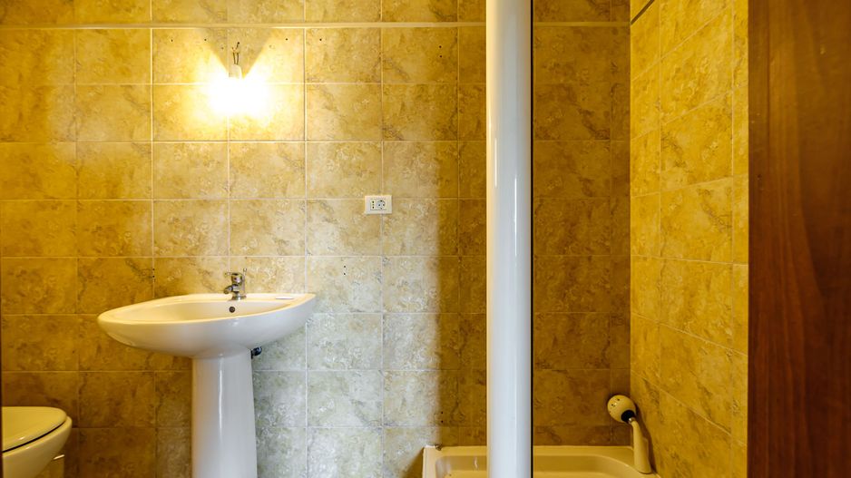 Imobil spațiu comercial și 11 apartamente - Poză 14