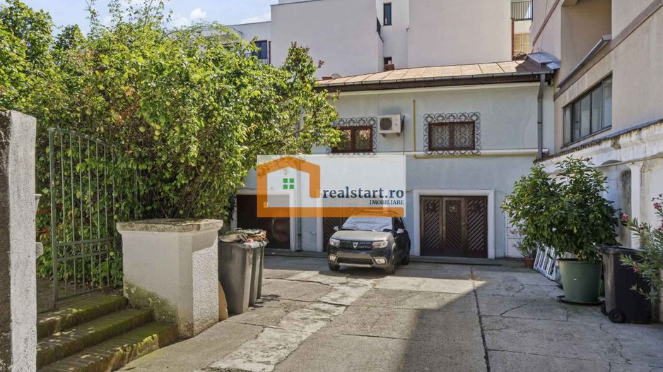Langa Metrou, curte proprie 200mp, Garaj, 3 camere, centrala, pet friendly - Poză 18