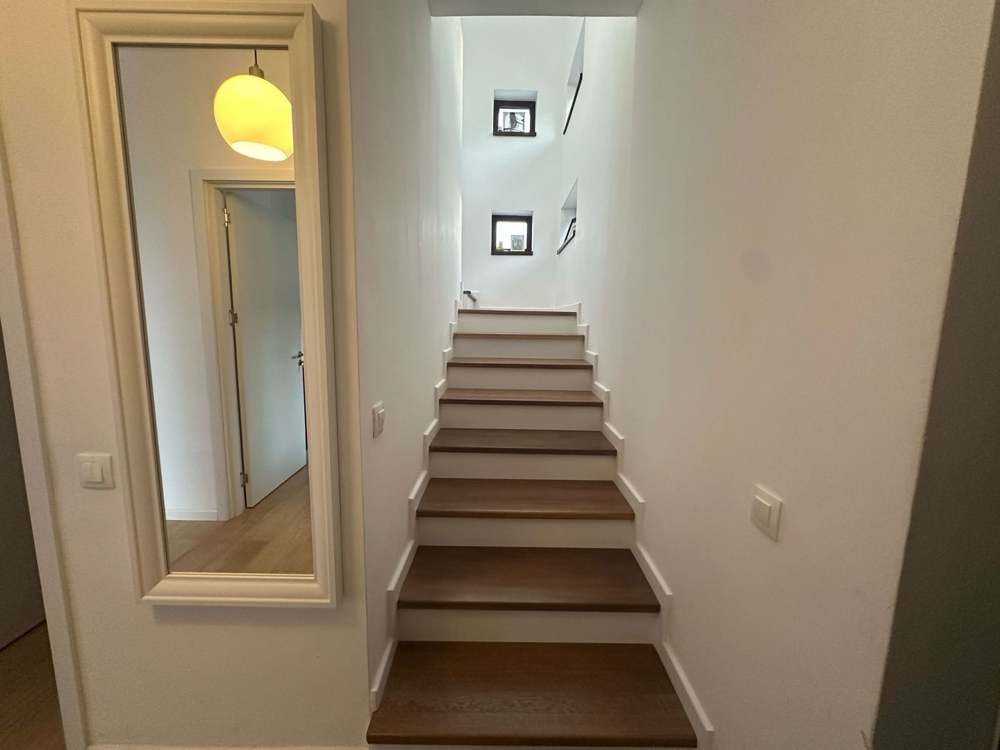 Casă P+1+pod de vânzare – 3 dormitoare, zona 23 August Otopeni, ansamblu - Poză 3