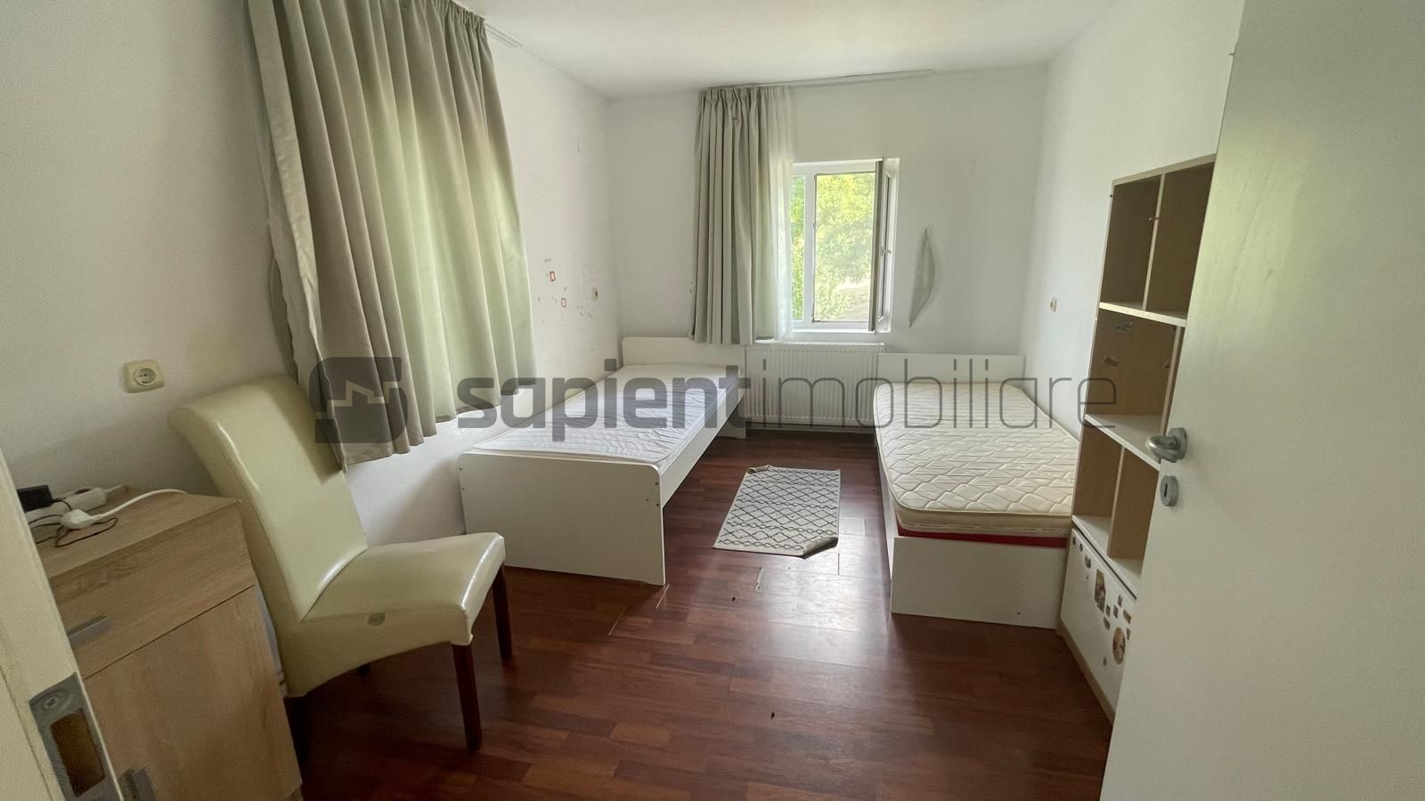 Casă spațioasă + Casă de oaspeți. Ideală pentru 2 familii! - Poză 11