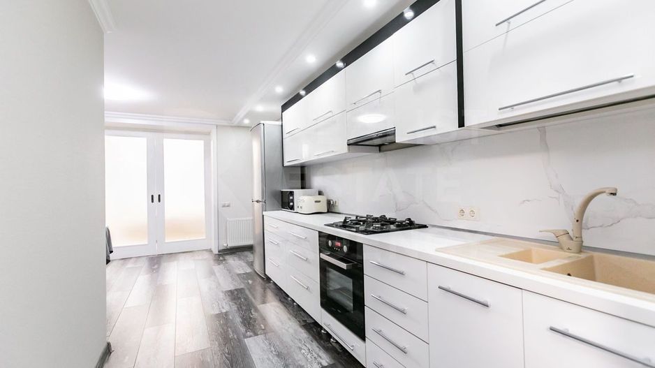 Chirie, apartament, 4 camere, str. Nicolae Titulescu, Botanica - Poză 1