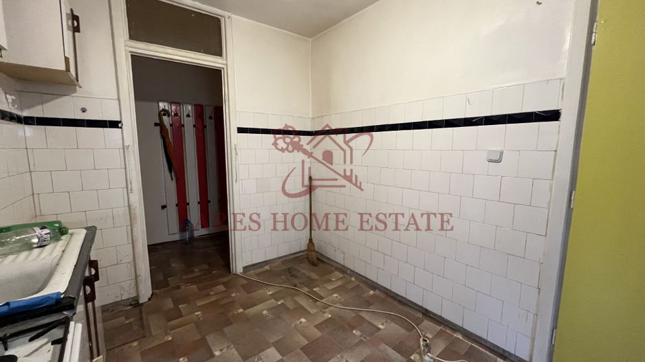 Etaj 1, 3 camere, spatios, 2 băi, centrală proprie – zonă excelentă - Poză 12